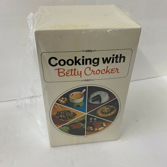 Vtg Cooking with Betty Crocker Box Set Cookbooks - Picture 4 of 6